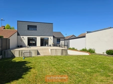 MAISON SEMI PLAIN-PIED 150 m² 4 CHAMBRES SOUS-SOL COMPLET JARDIN EXPO SUD