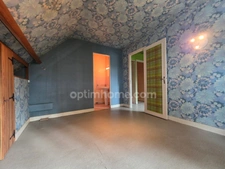 MAISON INDIVIDUELLE SEMI PLAIN-PIED 5 CHAMBRES SOUS-SOL COMPLET JARDIN