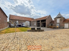 PROPRIÉTÉ DE CARACTÈRE – 213 M² – 6 CHAMBRES – GRANGE – DÉPENDANCES – TERRAIN 1 570 M²