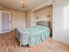MAISON INDIVIDUELLE – 3 CHAMBRES – JARDIN – GARAGE + 5 GARAGES LOUÉS