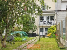 MAISON DE VILLE 104 m² 3 CH JARDIN SATIONNEMENT PRIVATIF