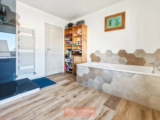 MAISON CONTEMPORAINE 132 m² 4 CHAMBRES BUREAU GARAGE JARDIN EXPO SUD