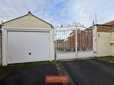 MAISON INDIVIDUELLE – 3 CHAMBRES – JARDIN – GARAGE + 5 GARAGES LOUÉS