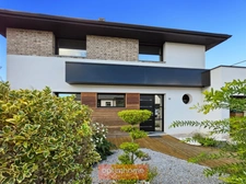 MAISON CONTEMPORAINE - PISCINE CHAUFFÉE - 145 m² - EXPO SUD