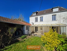 MAISON DE MAITRE A RENOVER 265 m² 7 CH GARAGE JARDIN EXPO SUD