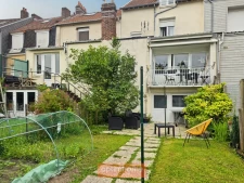 MAISON DE VILLE 104 m² 3 CH JARDIN SATIONNEMENT PRIVATIF