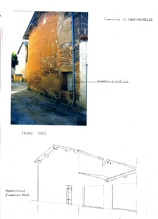 **Grange à rénover pour créer une maison de village**