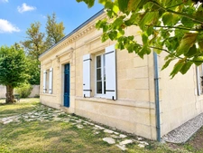 BLANQUEFORT – MAISON EN PIERRE 195 M² – 4 CHAMBRES, JARDIN SANS VIS-À-VIS ET DÉPENDANCE