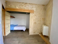Immeuble en pierre St Caprais de Bordeaux : activité commerciale ou artisanale