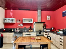 Authentique maison en pierre de plain-pied 106m2 avec 4 chambres et jardin
