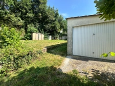 Authentique maison en pierre de plain-pied 106m2 avec 4 chambres et jardin