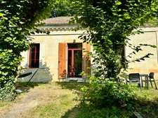 Authentique maison en pierre de plain-pied 106m2 avec 4 chambres et jardin