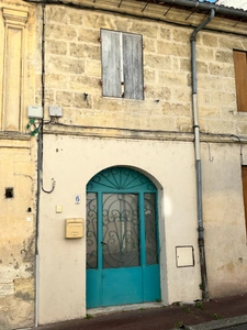 IDEAL PREMIER ACHAT ; maison de ville avec extérieur et dépendance aménageable