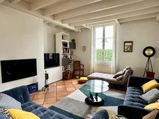 BLANQUEFORT – MAISON EN PIERRE 195 M² – 4 CHAMBRES, JARDIN SANS VIS-À-VIS ET DÉPENDANCE