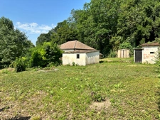 Authentique maison en pierre de plain-pied 106m2 avec 4 chambres et jardin