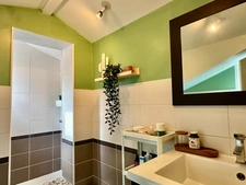 BLANQUEFORT – MAISON EN PIERRE 195 M² – 4 CHAMBRES, JARDIN SANS VIS-À-VIS ET DÉPENDANCE