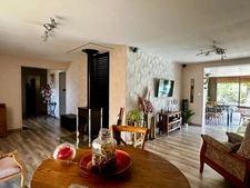 Maison 143m2 - 5 chambres - garage - piscine - environnement très calme.