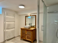 Maison en pierre 180 m² + dépendance 80 m², garage 45 m² et jardin de 1 400 m²