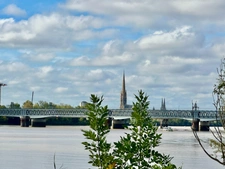 Bordeaux – Appartement de 90 m², 2 chambres, jardin privatif et sous-sol