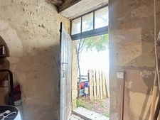 Maison en pierre 180 m² + dépendance 80 m², garage 45 m² et jardin de 1 400 m²