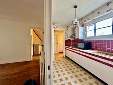 Maison des années 50 à rénover – 86 m² habitables – Grand terrain arboré – Secteur Hourcade