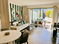 Plage et commerces à pied pour cet appartement tout confort, avec terrasse et jardinet privatif. 
