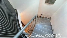 Grande maison contemporaine.