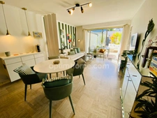 Plage et commerces à pied pour cet appartement tout confort, avec terrasse et jardinet privatif. 