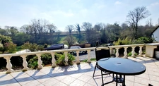 EXCLUSIVITE!! Maison familiale spacieuse de 7 pièces sur environ 150 m² avec jardin de 1200m², garage et dépendances