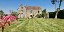 En EXCLUSIVITE Maison de caractère familiale sur 1,4 hectare avec dépendance et jardin paysagé – Proche Bayeux (14)
