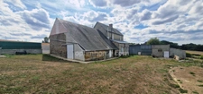 CORPS DE FERME – 1,5 HA – NOMBREUSES DÉPENDANCES – TORIGNI-SUR-VIRE