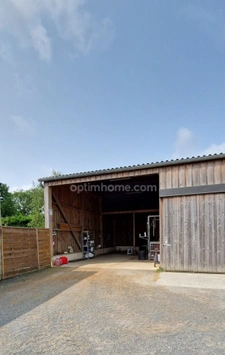  EXCLUSIVITE!PROPRIETE EQUESTRE DE HAUT STANDING de près dze 5 ha, A 10 Min DE LA PLAGE , 1 MAISON D'HABITATION DE 150 m², UN STUDIO , 43 BOXES, UNE PISTE DE GALOP, CARRIERE de 75m x 65m et 20 ha pos