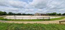  EXCLUSIVITE!PROPRIETE EQUESTRE DE HAUT STANDING de près dze 5 ha, A 10 Min DE LA PLAGE , 1 MAISON D'HABITATION DE 150 m², UN STUDIO , 43 BOXES, UNE PISTE DE GALOP, CARRIERE de 75m x 65m et 20 ha pos