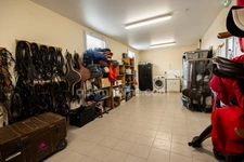  EXCLUSIVITE!PROPRIETE EQUESTRE DE HAUT STANDING de près dze 5 ha, A 10 Min DE LA PLAGE , 1 MAISON D'HABITATION DE 150 m², UN STUDIO , 43 BOXES, UNE PISTE DE GALOP, CARRIERE de 75m x 65m et 20 ha pos
