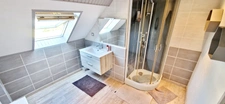 EXCLUSIVITE!! Maison familiale spacieuse de 7 pièces sur environ 150 m² avec jardin de 1200m², garage et dépendances