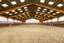  EXCLUSIVITE!PROPRIETE EQUESTRE DE HAUT STANDING de près dze 5 ha, A 10 Min DE LA PLAGE , 1 MAISON D'HABITATION DE 150 m², UN STUDIO , 43 BOXES, UNE PISTE DE GALOP, CARRIERE de 75m x 65m et 20 ha pos