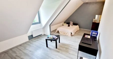 RARE à la vente!!!A SAINT LÔ, Pavillon de standing rénové  • 4 chambres • Jardin 1 400 m²  • Géothermie – Calme absolu – CLASSE ENERGIE B