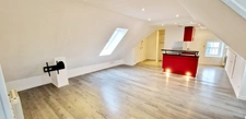 EXCLUSIVITE!! APPARTEMENT DE 4 PIECES DE 54 m² (80m² au sol) EN PLEIN CENTRE DE BAYEUX