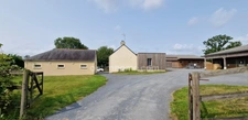  EXCLUSIVITE!PROPRIETE EQUESTRE DE HAUT STANDING de près dze 5 ha, A 10 Min DE LA PLAGE , 1 MAISON D'HABITATION DE 150 m², UN STUDIO , 43 BOXES, UNE PISTE DE GALOP, CARRIERE de 75m x 65m et 20 ha pos