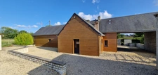 Exclusivité!!! RARE à la vente, Maison de Caractère entièrement rénovée de 170 m², 4 chambres et avec 3000 m² de terrain + Studio + dépendances 