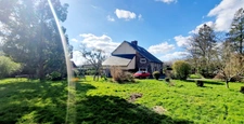 Exclusivité!!! RARE à 2 min du bourg , Maison de Caractère, rénovée, très belle prestation, de 8 pièces, d'environ 205 m²et de 2900m² de terrain avec dépendances, GROS POTENTIEL!