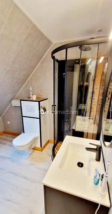 RARE à la vente!!!A SAINT LÔ, Pavillon de standing rénové  • 4 chambres • Jardin 1 400 m²  • Géothermie – Calme absolu – CLASSE ENERGIE B