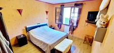 EXCLUSIVITE!! Maison familiale spacieuse de 7 pièces sur environ 150 m² avec jardin de 1200m², garage et dépendances