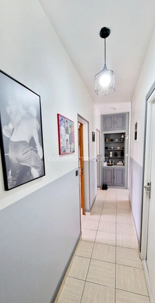 RARE à la vente!!!A SAINT LÔ, Pavillon de standing rénové  • 4 chambres • Jardin 1 400 m²  • Géothermie – Calme absolu – CLASSE ENERGIE B