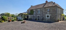 En EXCLUSIVITE Maison de caractère familiale sur 1,4 hectare avec dépendance et jardin paysagé – Proche Bayeux (14)