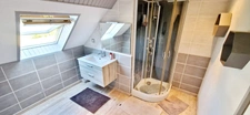 EXCLUSIVITE!! Maison familiale spacieuse de 7 pièces sur environ 150 m² avec jardin de 1200m², garage et dépendances