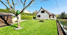 EXCLUSIVITE!! Maison familiale spacieuse de 7 pièces sur environ 150 m² avec jardin de 1200m², garage et dépendances