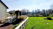 EXCLUSIVITE!! Maison familiale spacieuse de 7 pièces sur environ 150 m² avec jardin de 1200m², garage et dépendances