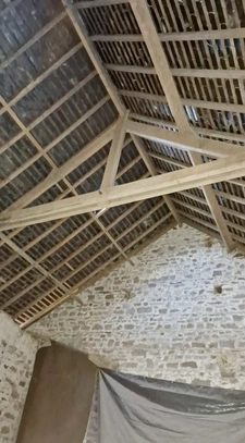 Exclusivité!!! RARE à 2 min du bourg , Maison de Caractère, rénovée, très belle prestation, de 8 pièces, d'environ 205 m²et de 2900m² de terrain avec dépendances, GROS POTENTIEL!