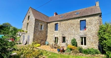 En EXCLUSIVITE Maison de caractère familiale sur 1,4 hectare avec dépendance et jardin paysagé – Proche Bayeux (14)